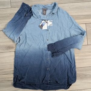 🥁 Chelsea And Theodore Blue Ombre Denim Style Button Down Chambray Top